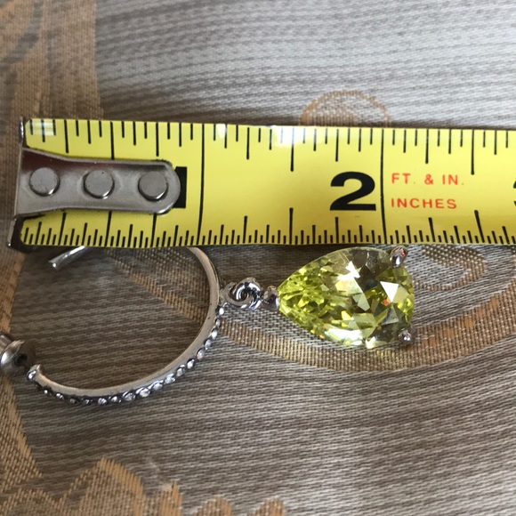 Beautiful Multi-faceted earrings. - Picture 3 of 3